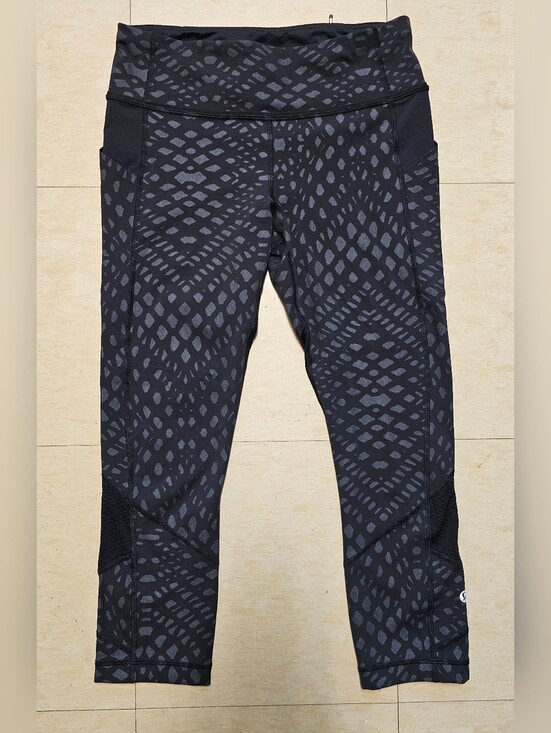 lululemon athletica Pants - lululemon Cropped Running Leggings